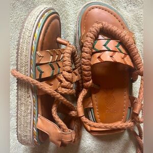 FARM RIO FESTIVAL ROPE TIE FLATFORM SANDALS MADE IN BRAZIL